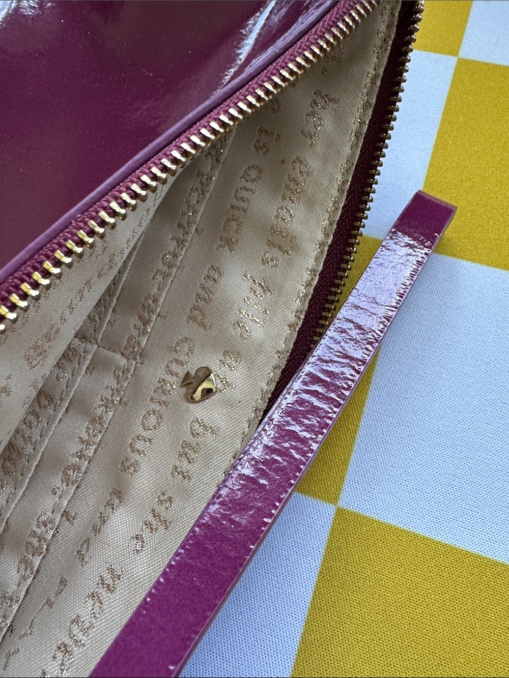 ✨ KATE SPADE ✨ Patent Leather Wristlet Clutch - Magenta GLOSSY with box - Picture 5 of 9